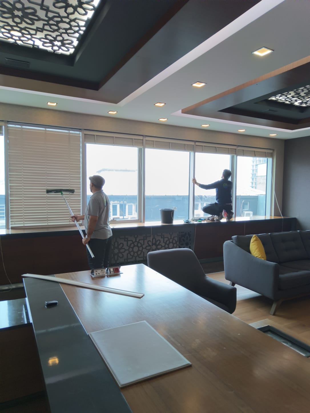 Ofis İç Cam ve Cephe Silimi